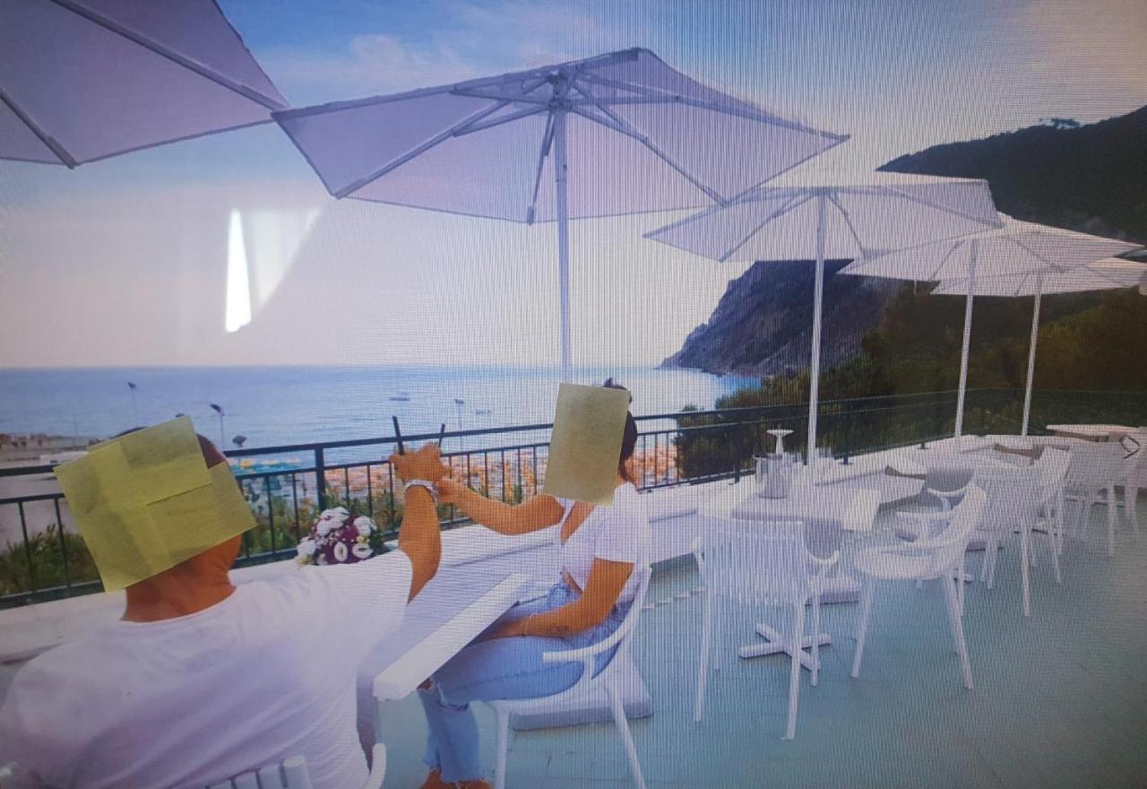 Monterosso Apartments In Servano'S Villas Монтеросо ал Маре Екстериор снимка
